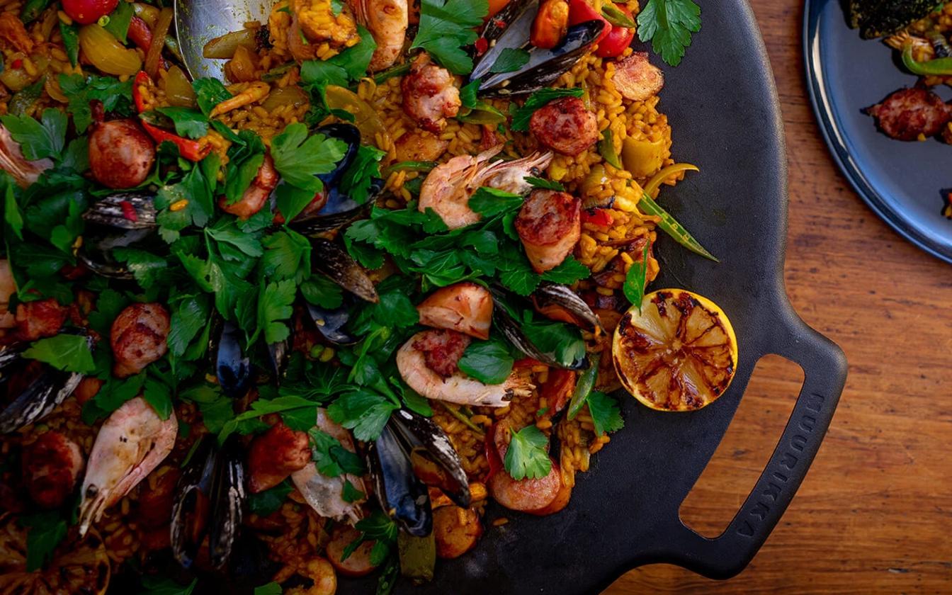 Korv-paella med chorizo och skaldjur