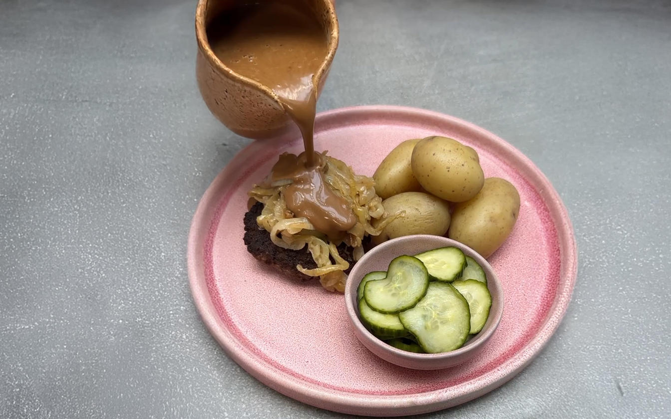 Hakkebøf med bløde løg