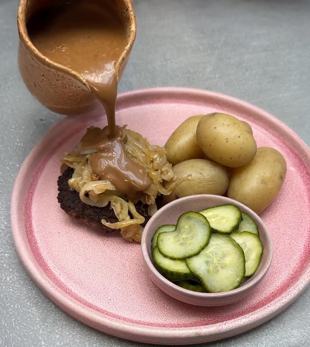 Miillionbøf med kartoffelmos – mormors klassiske opskrift - Danish Crown