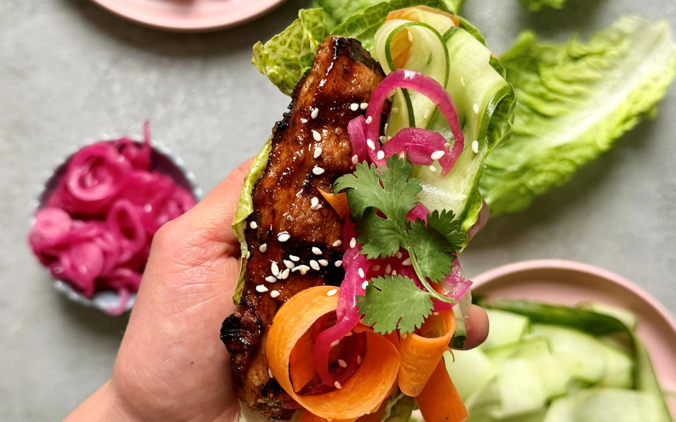 Asiatisk inspirerede salatwraps