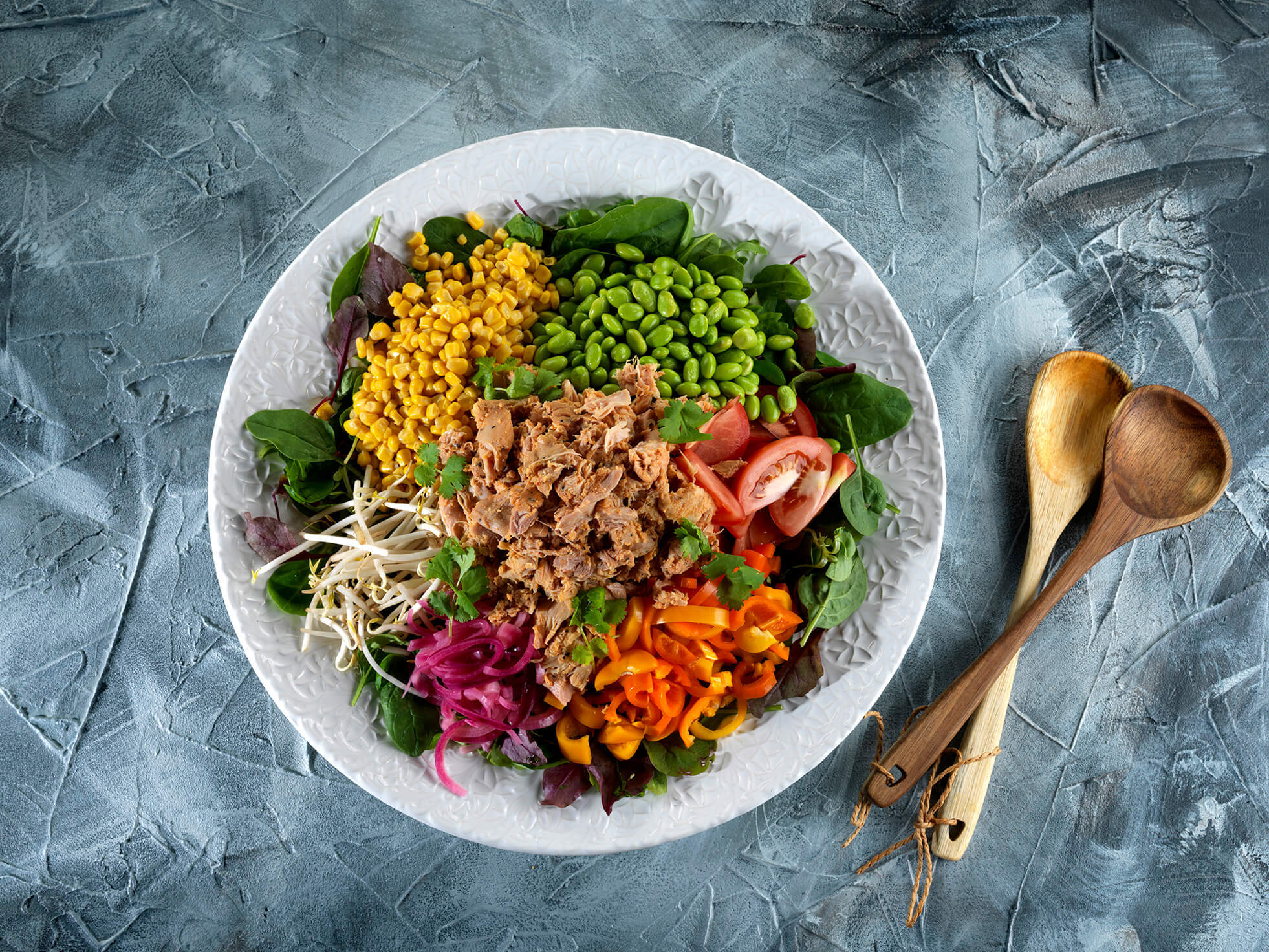 Salladsbowl med pulled chicken