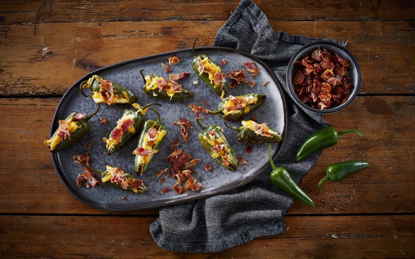 Fyldte jalapeños med bacon
