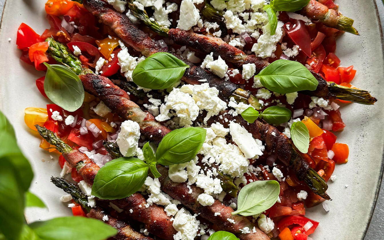 Grillede asparges med tomatsalsa