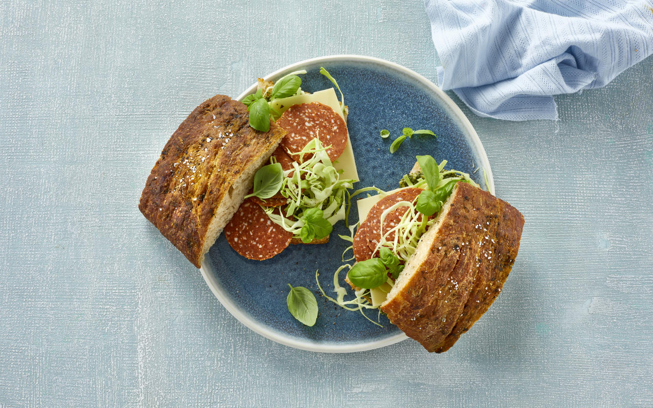 Focaccia med veggie spegepølse