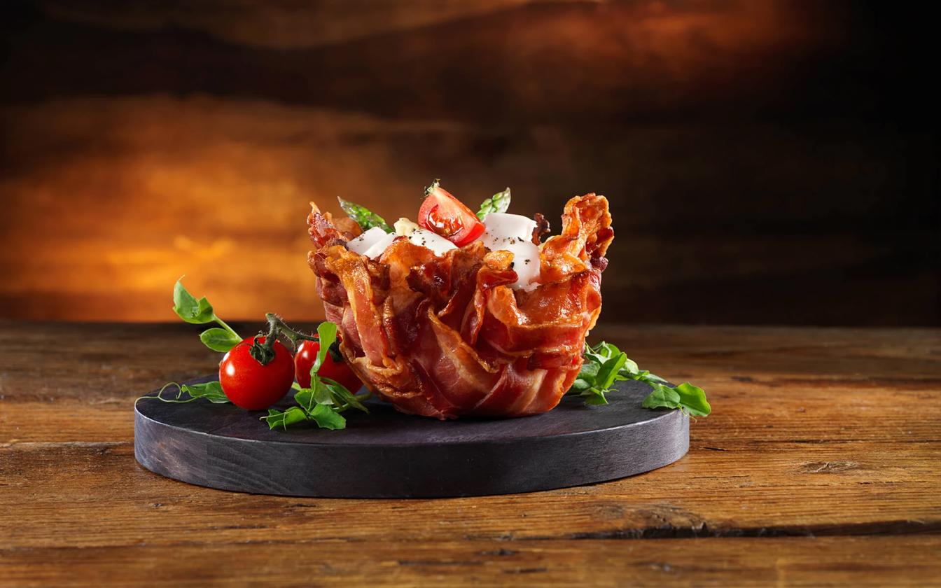 Høns i bacontarteletter