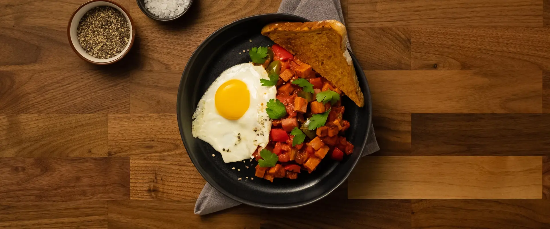 Ranch-Style Eggs with Jamonilla®