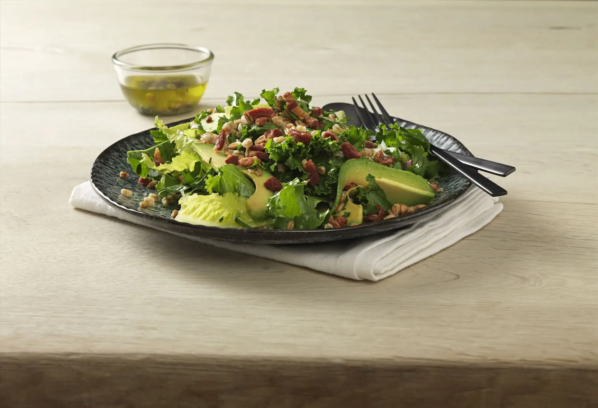 Baconsallad med avokado