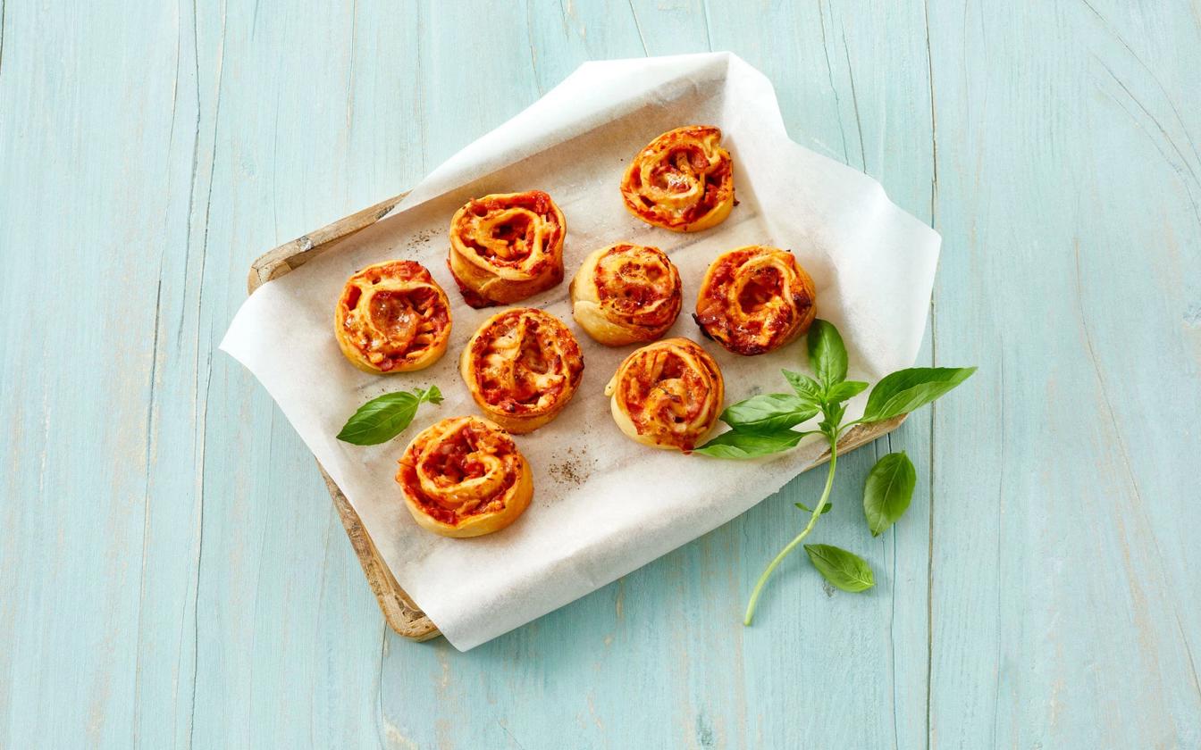 Pizzasnegle med kylling og bacon