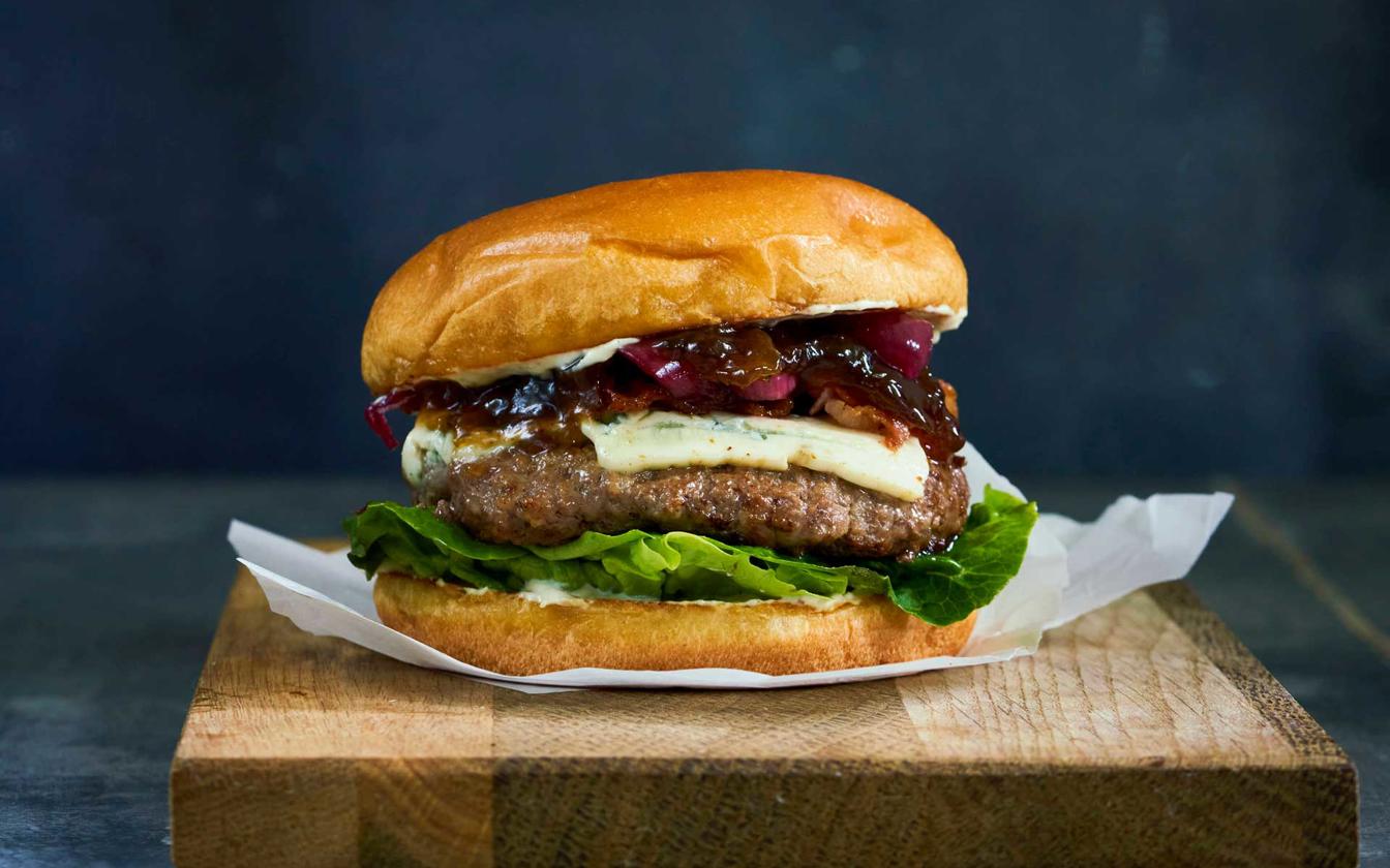 Burger med bacon-løgmarmelade