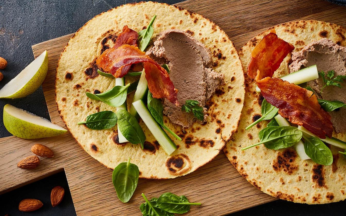 Majswrap med Bacon Leverpostej og Stegt Bacon