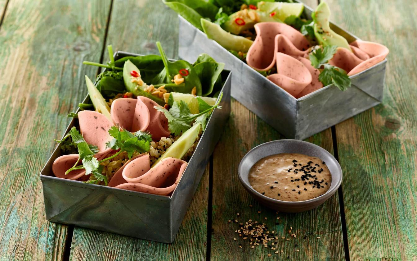 Rissalat med sesamdressing