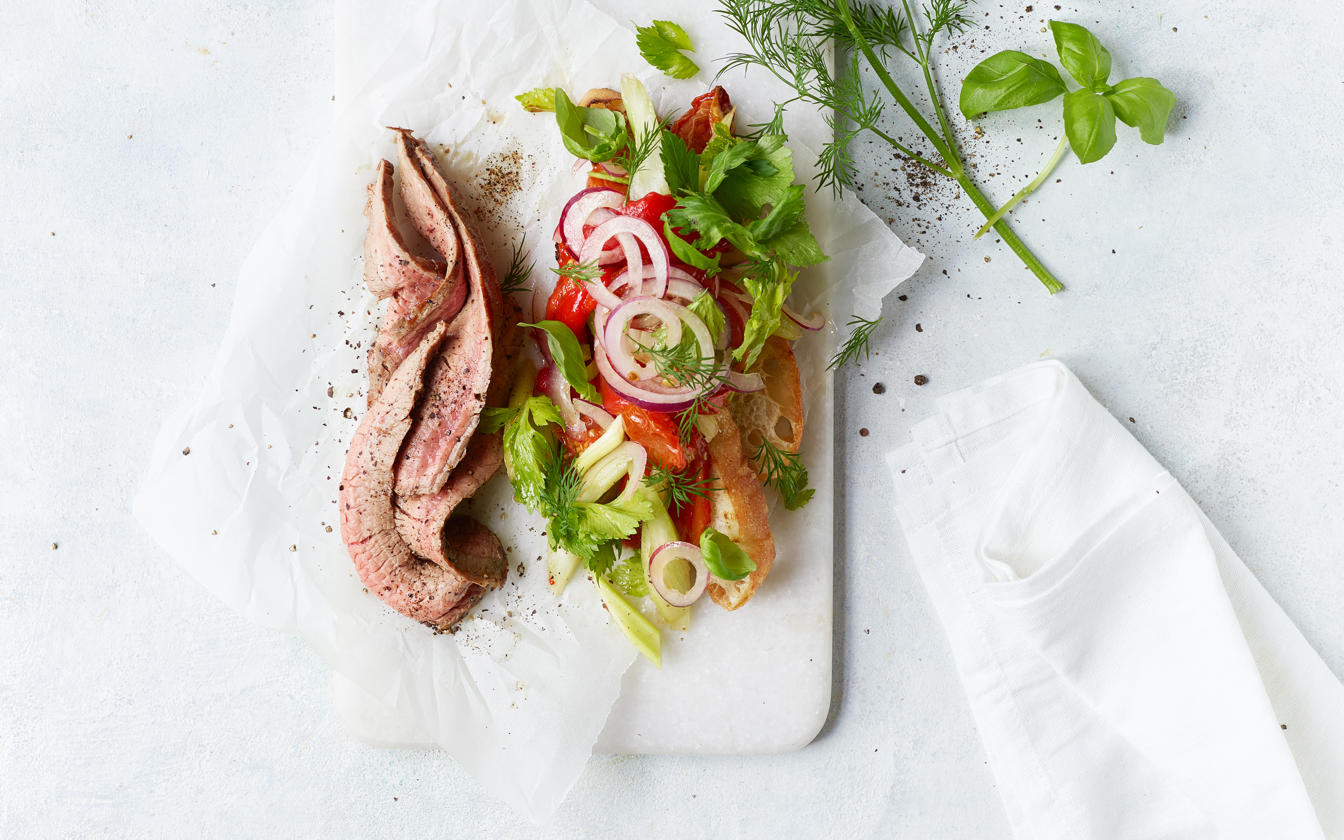 Grillet flanksteak med salat