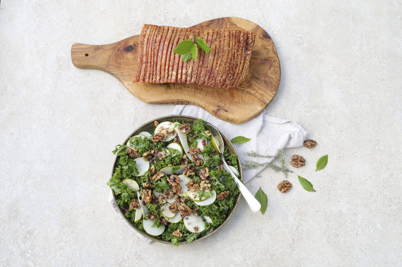 Krogmodnet flæskesteg med sprød salat
