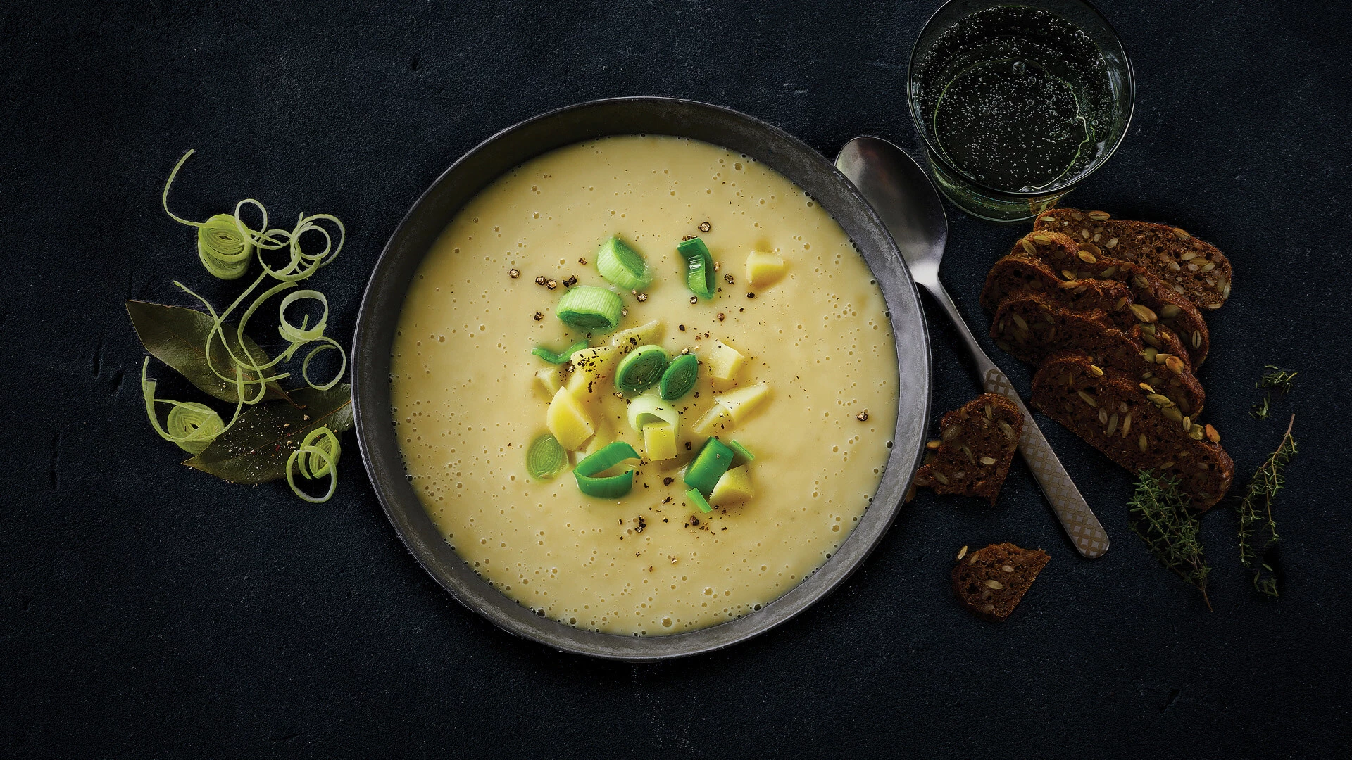 Kartoffel-porre suppe