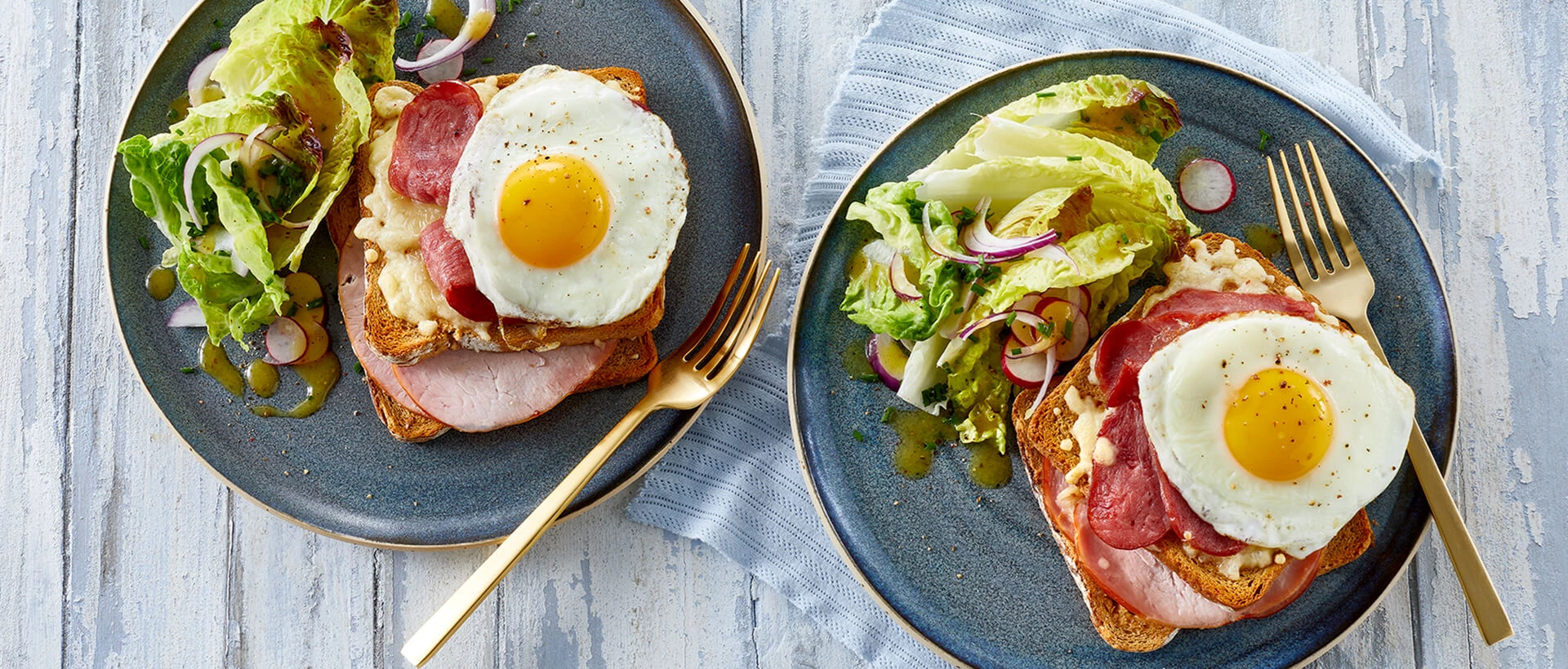 Croque madame med hamburgerryg og kalkunbacon