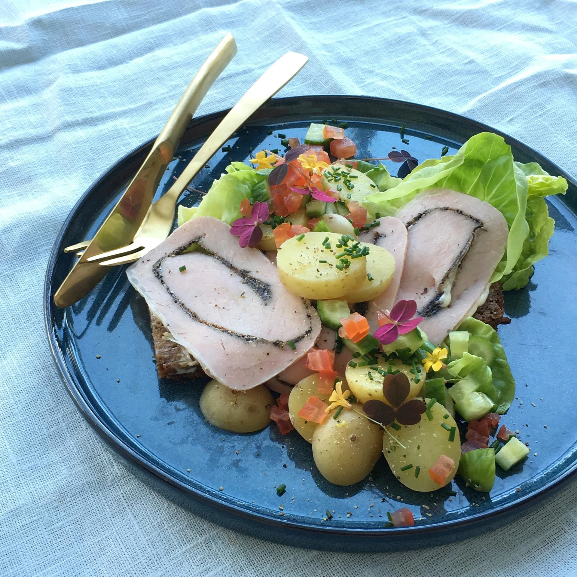 Rullepølsemad med grønt og kartofler