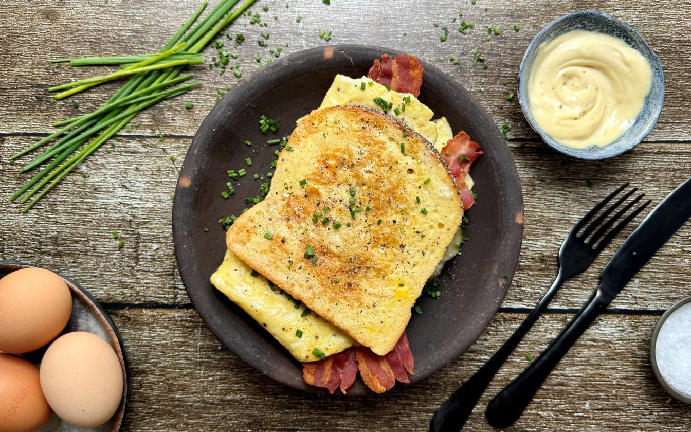 Omelet toast