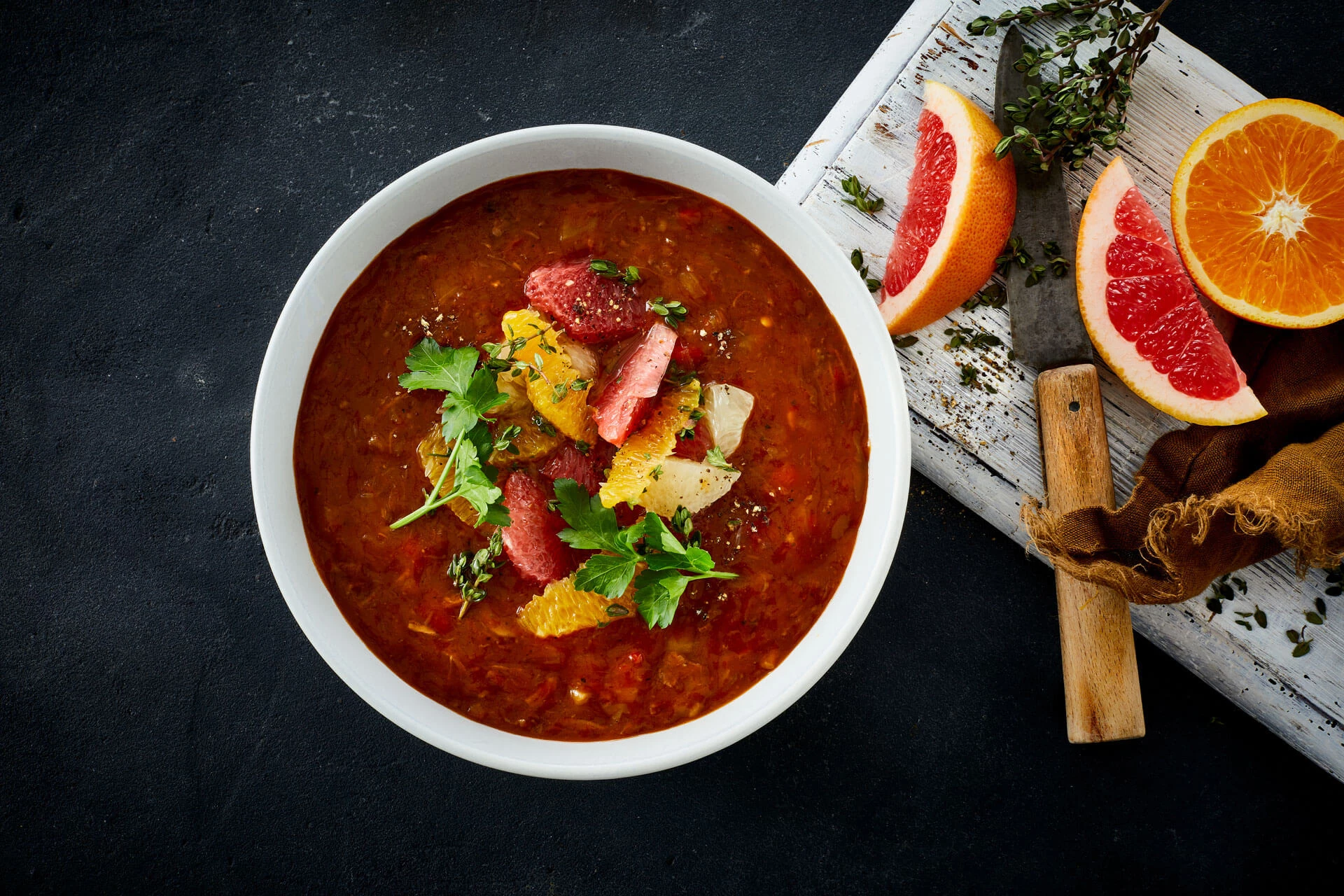 Gullaschsuppe med citrusfrugter