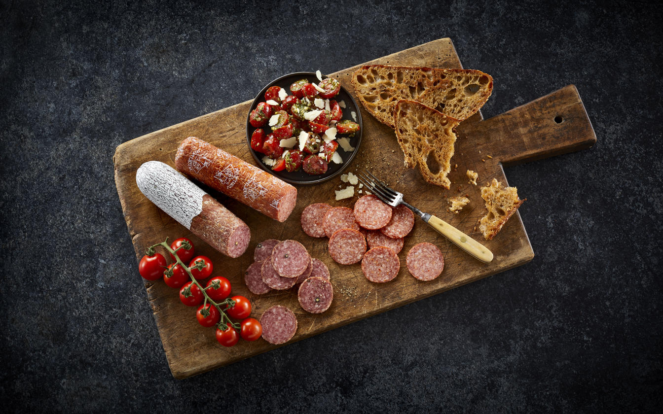 Italiensk tapas med små tomater