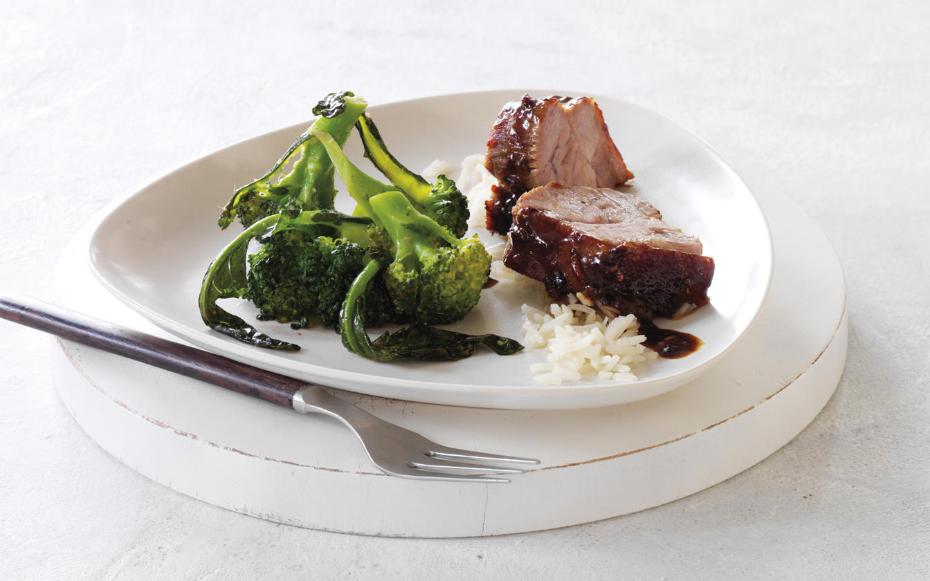 Kinesisk inspireret nakkefilet med ris og broccoli