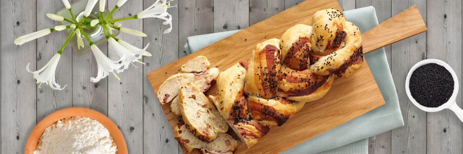 Flätat baconbröd