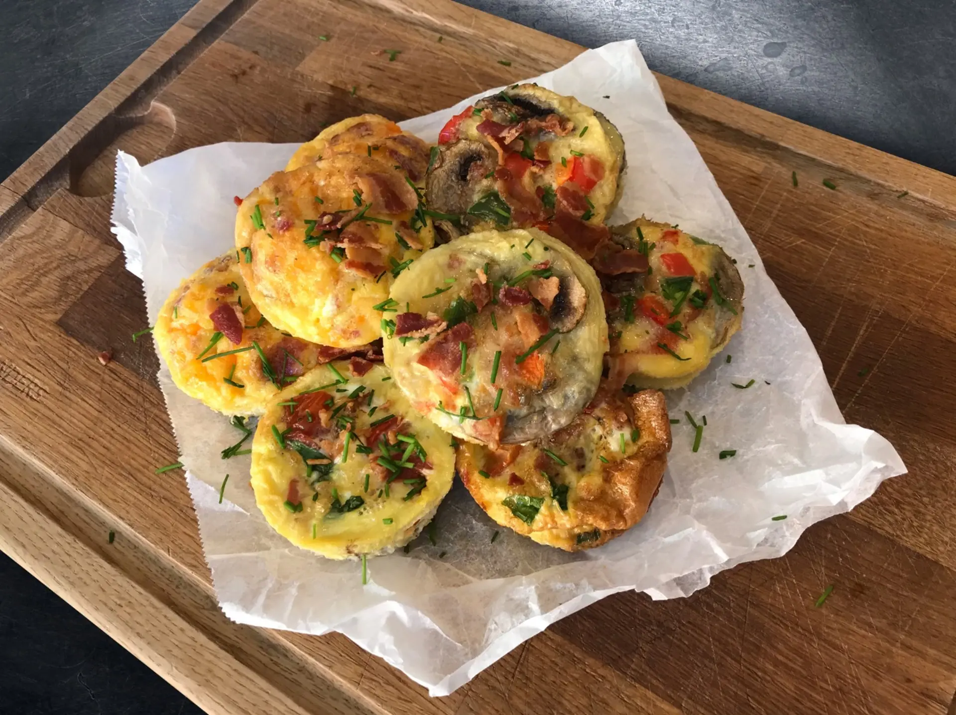 Ägg och bacon i muffinsform