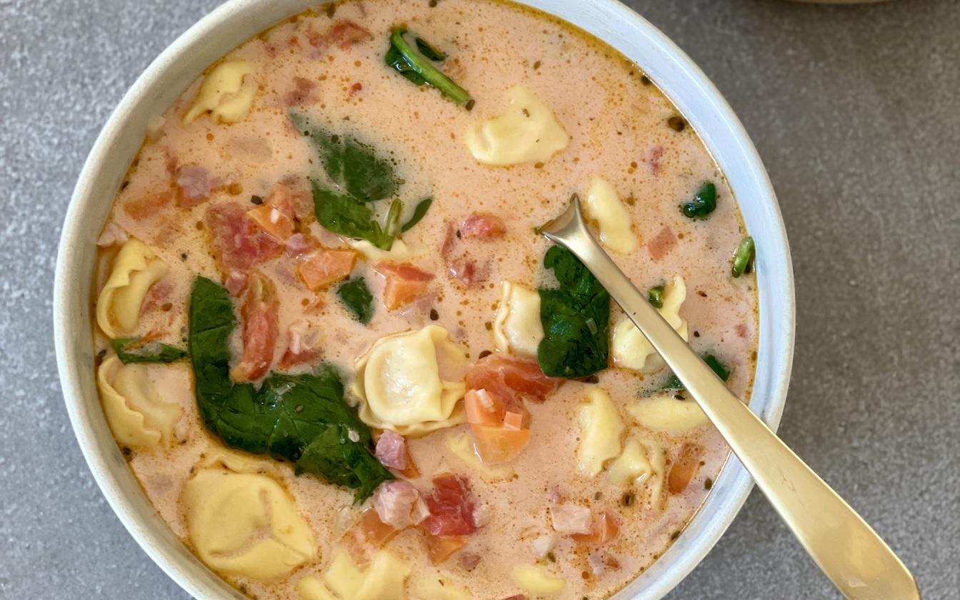 One pot tortellini suppe