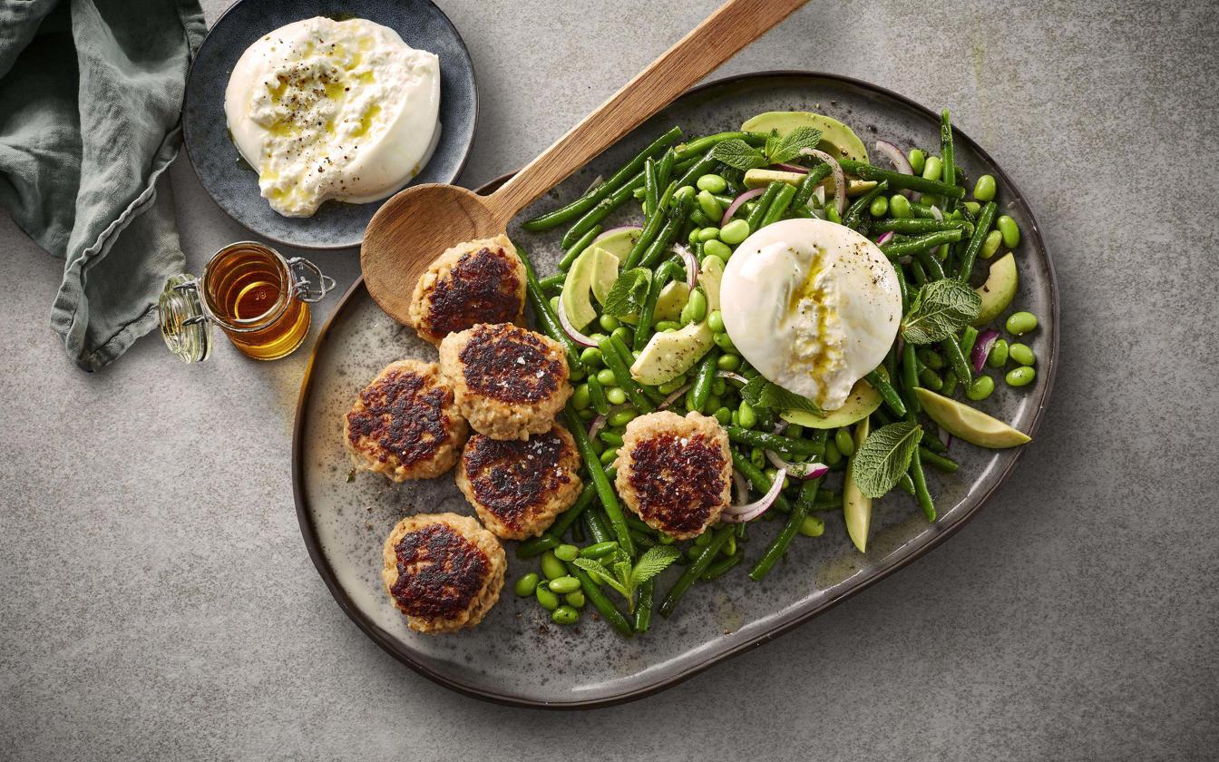 Frikadeller med bønnesalat