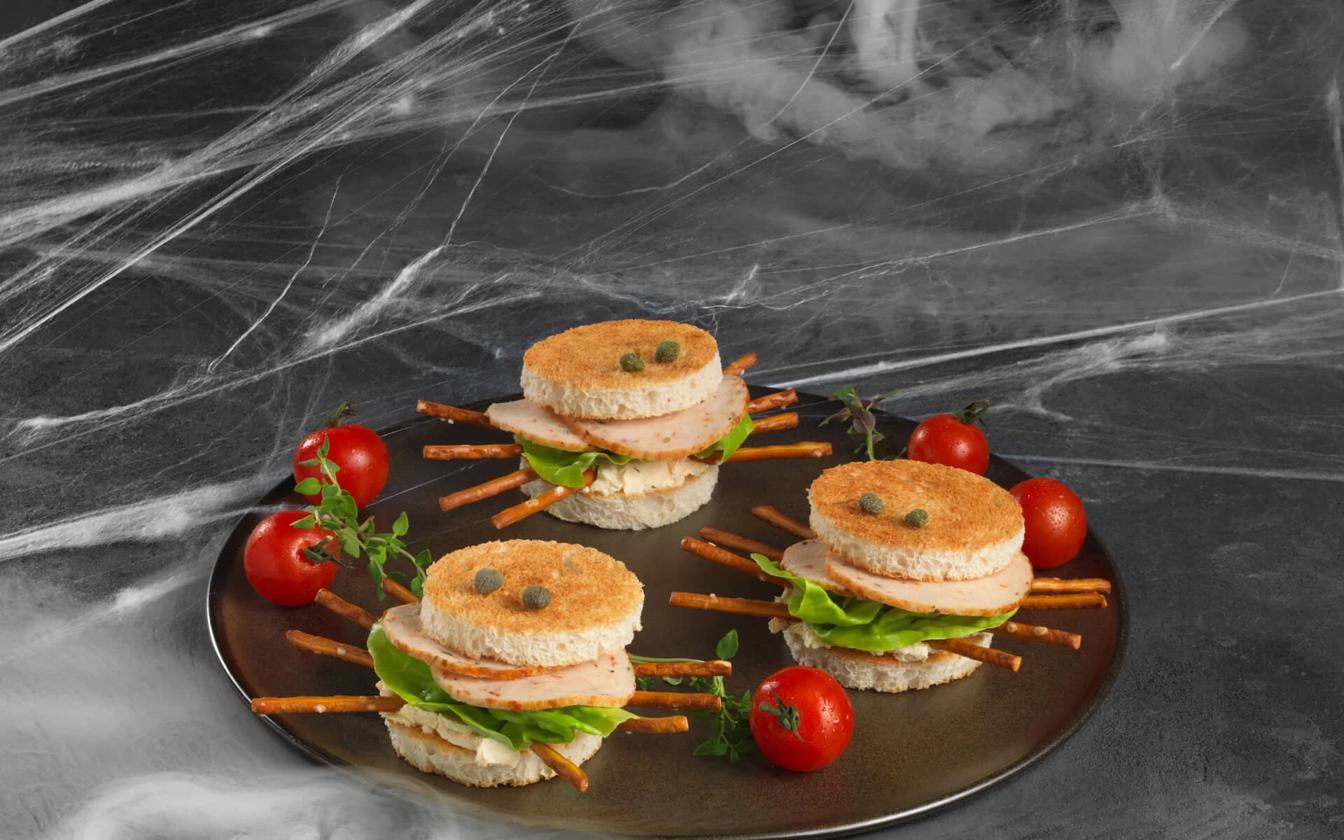 Sandwich med kylling og pikantost
