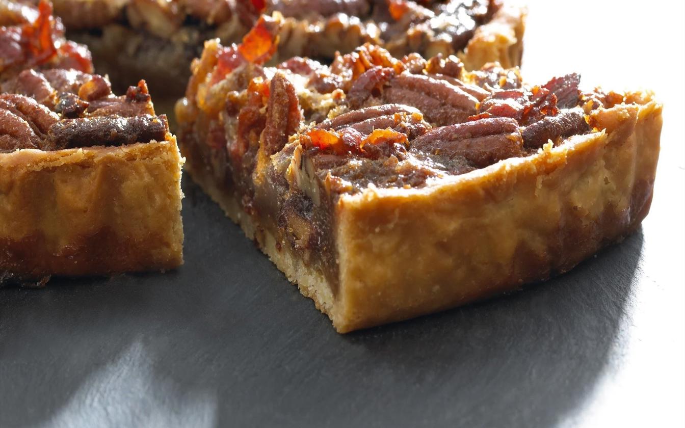 Pecan pie med karamelliseret bacon