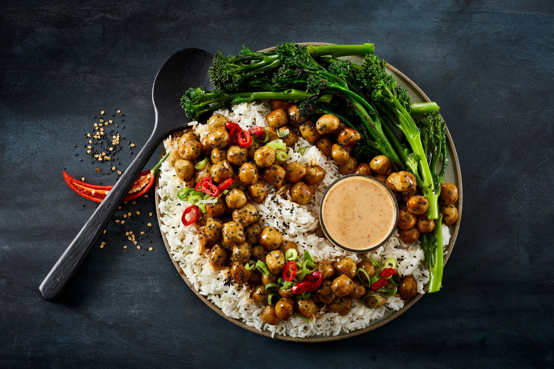 Asiatisk inspirerede kødboller med ris