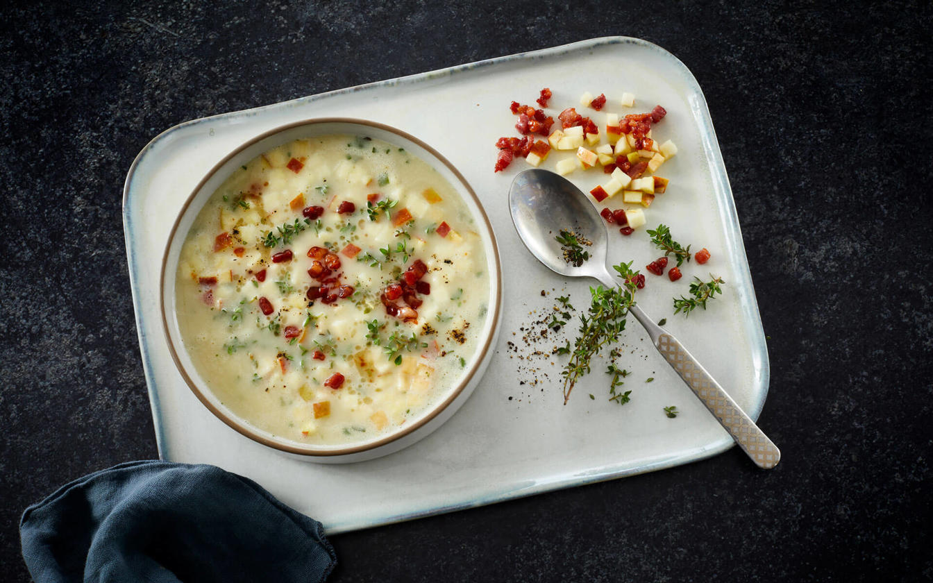 Jordskokkesuppe med bacon og æbletern