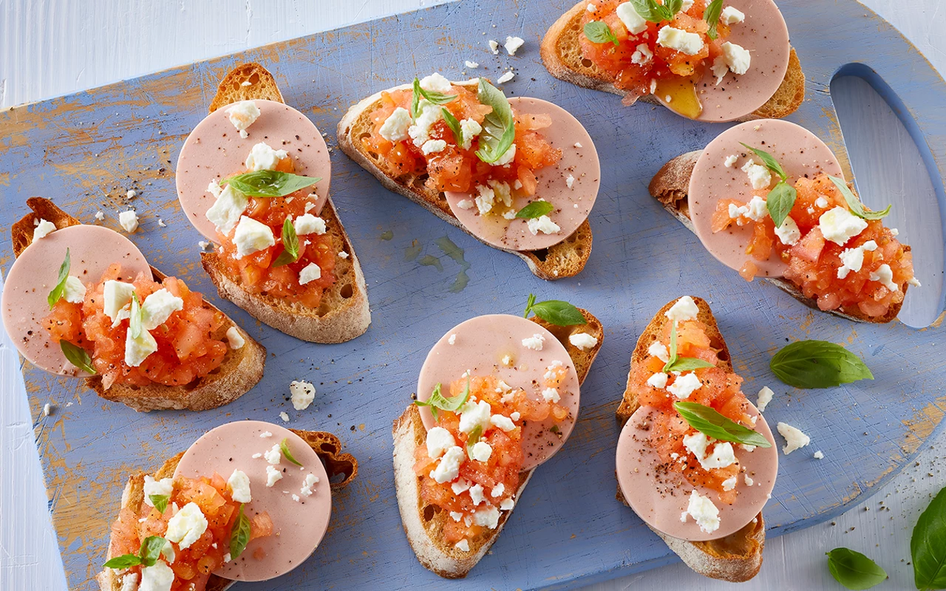 Veggie bruschetta med tomat concassé og feta