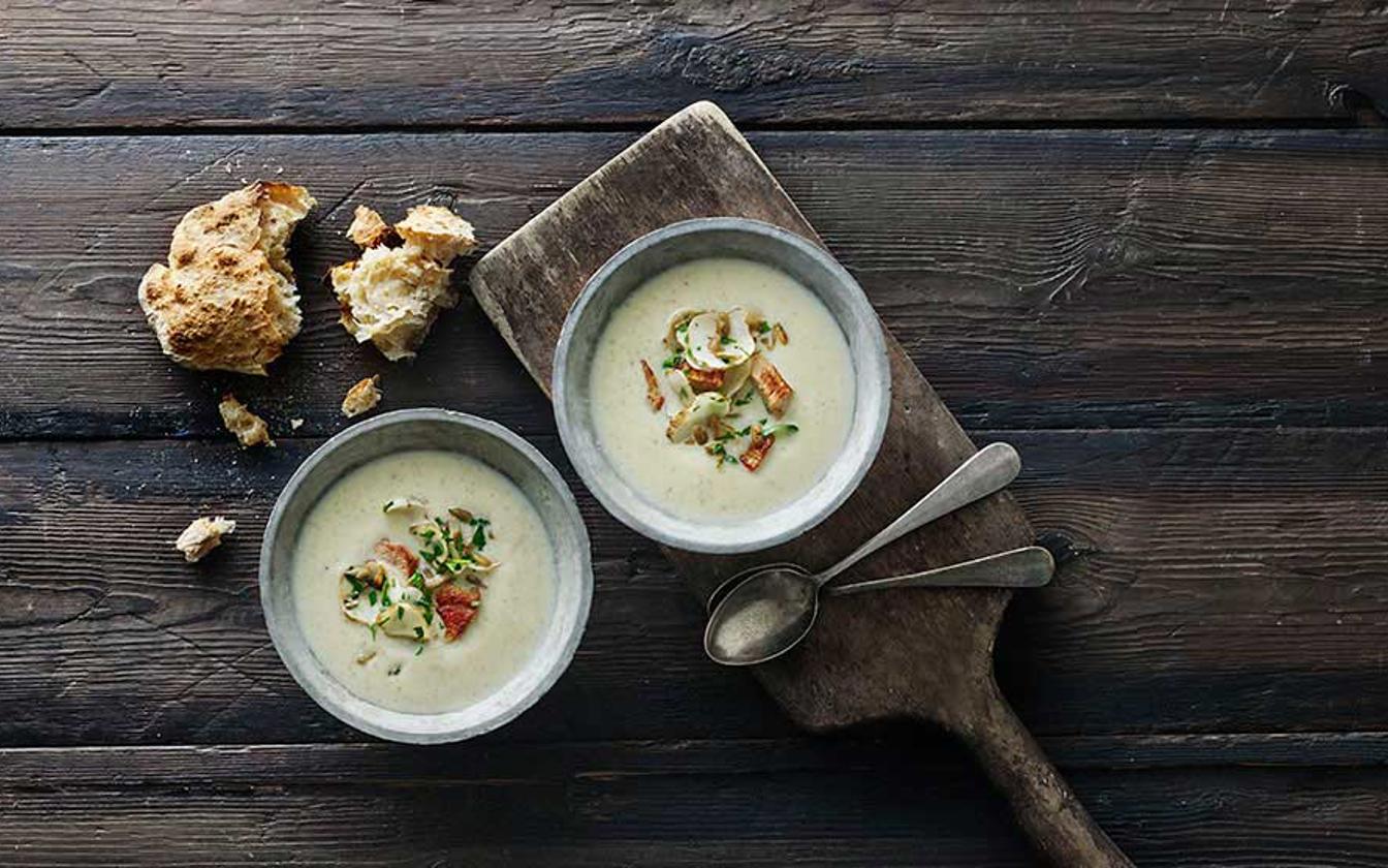 Jordskokkesuppe med skinketern