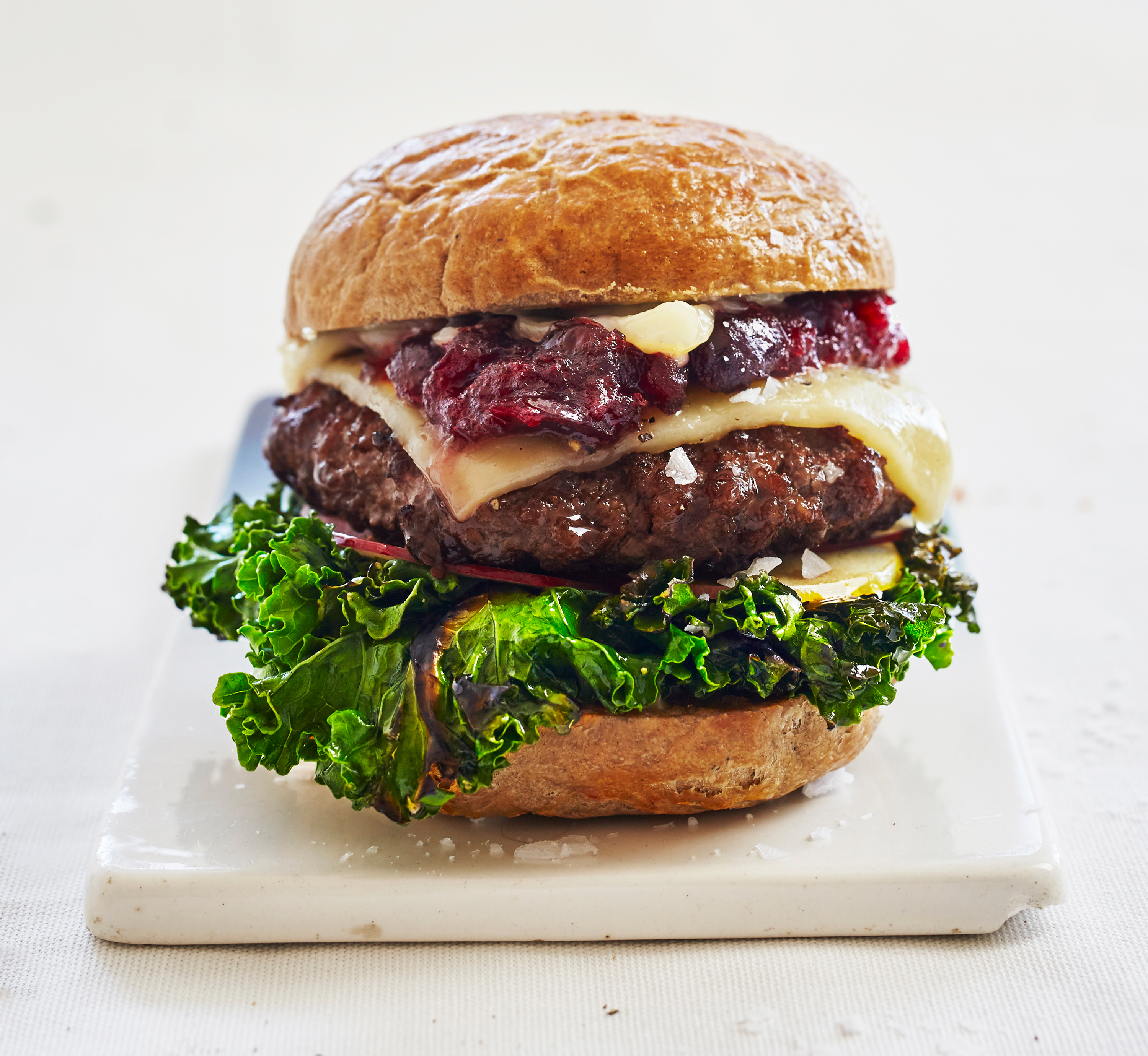 Burger med tranebærkompot