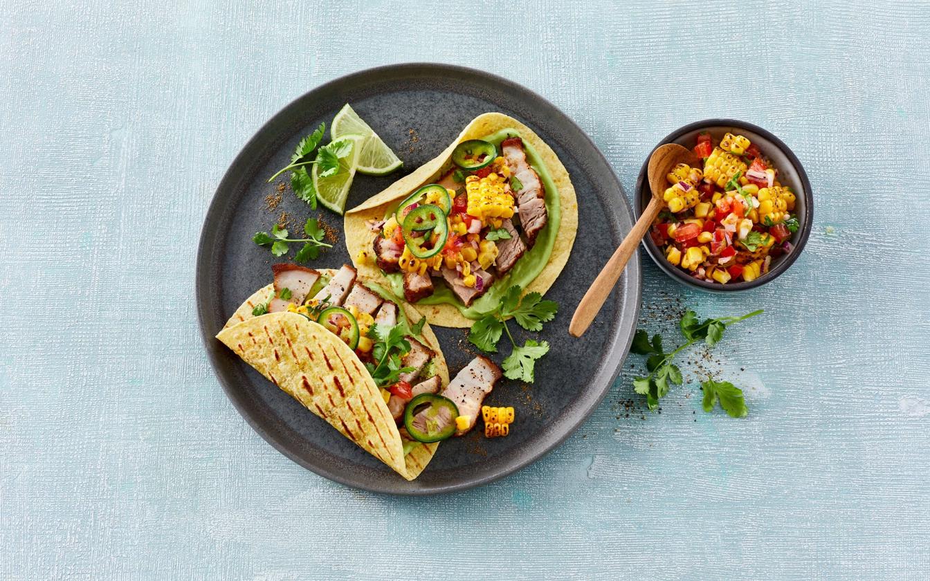 Grillet fladbrød med grillbryst og majssalsa