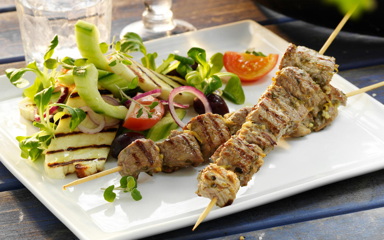 Souvlaki spyd med grillet grisekød
