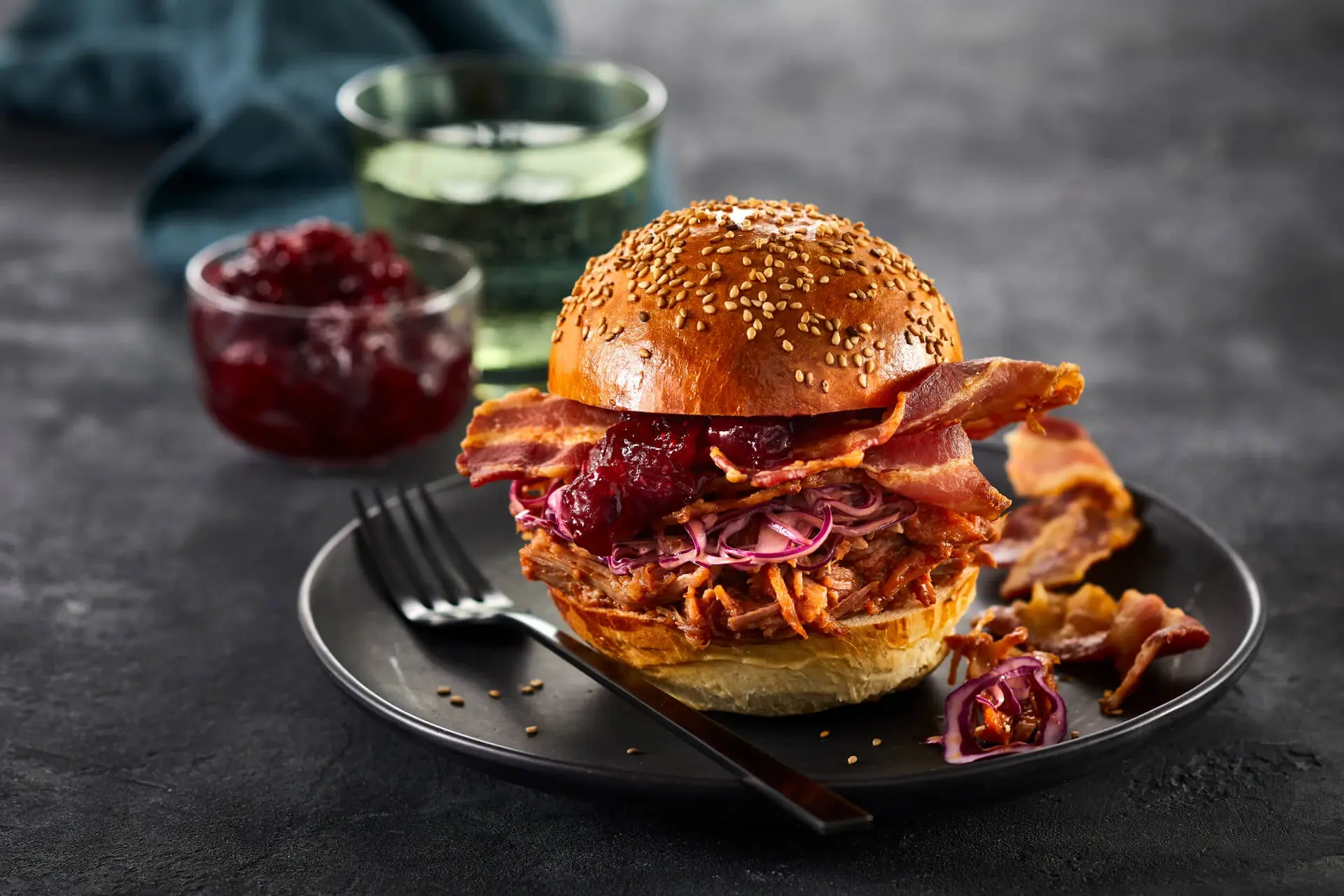 Pulled Pork Burger mit Preiselbeeren