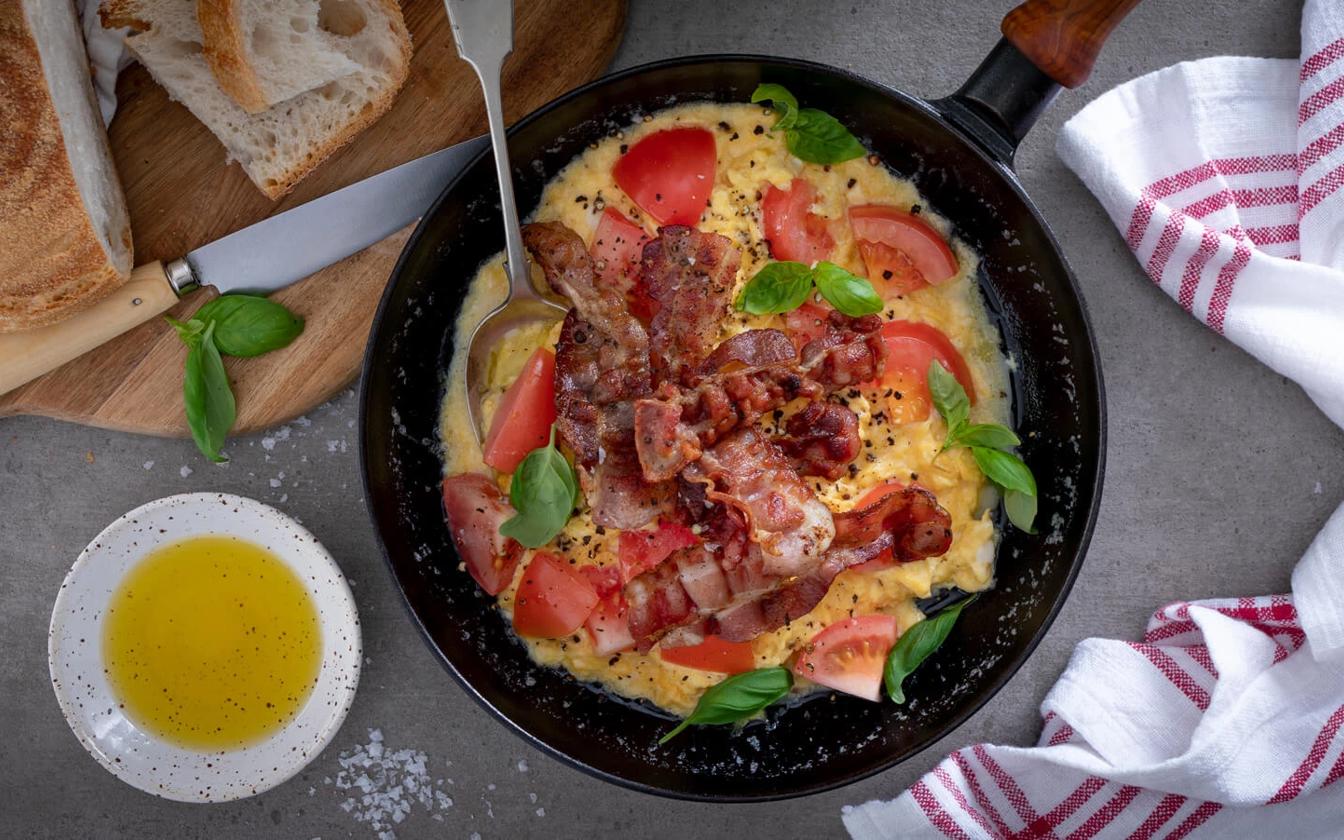 Røræg med bacon og parmesanost