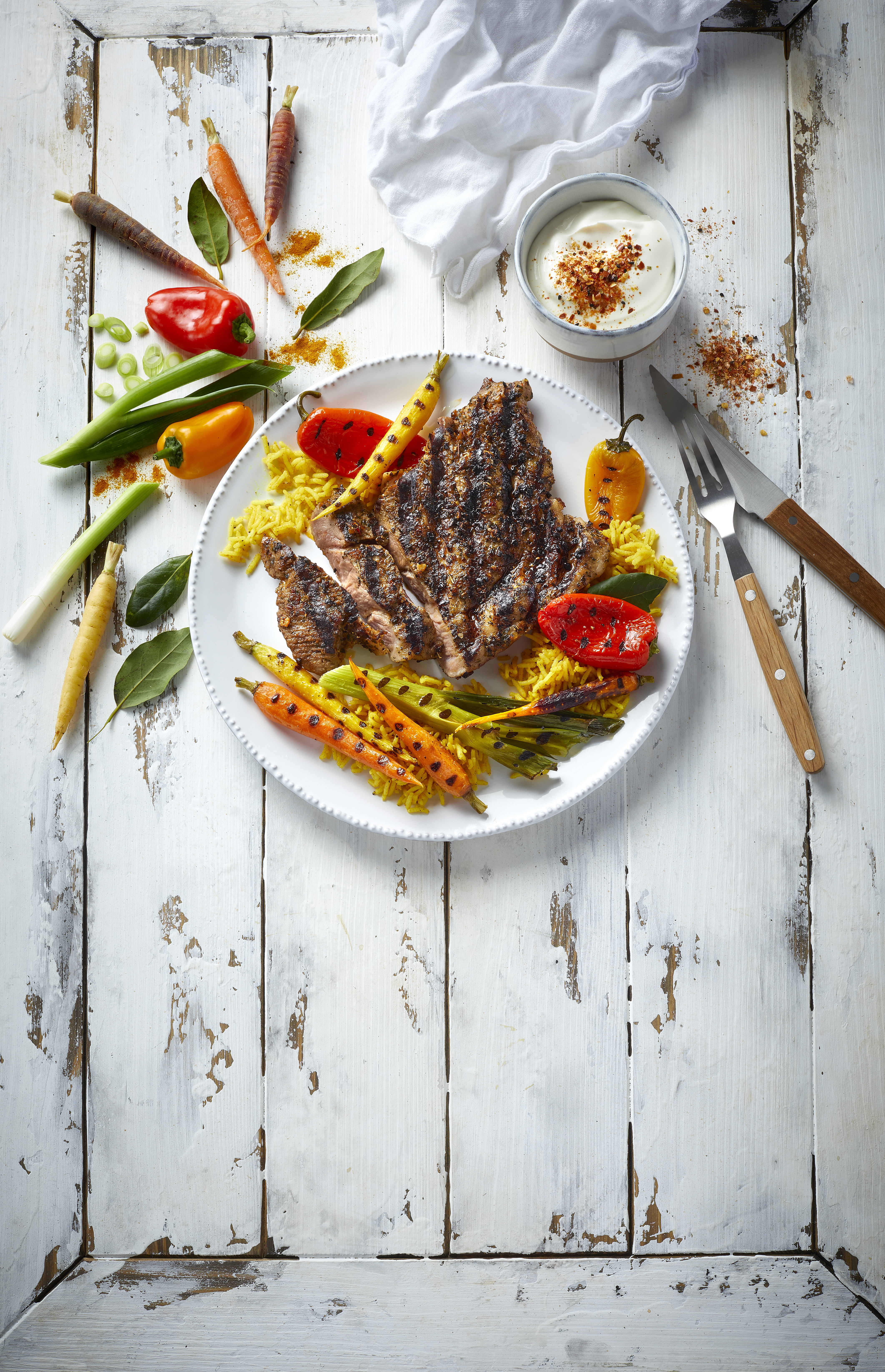 Steak med grillet sommergrønt
