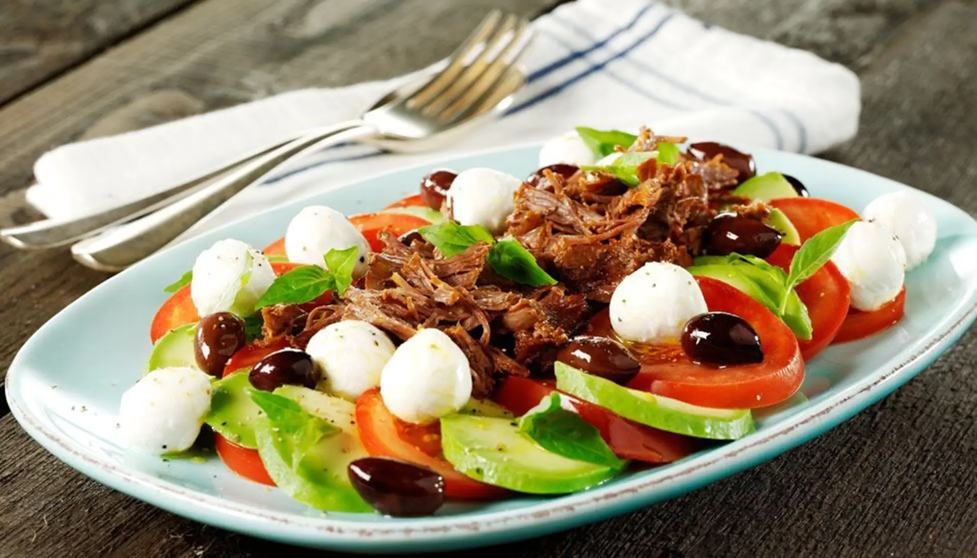 Capresesallad med pullef beef