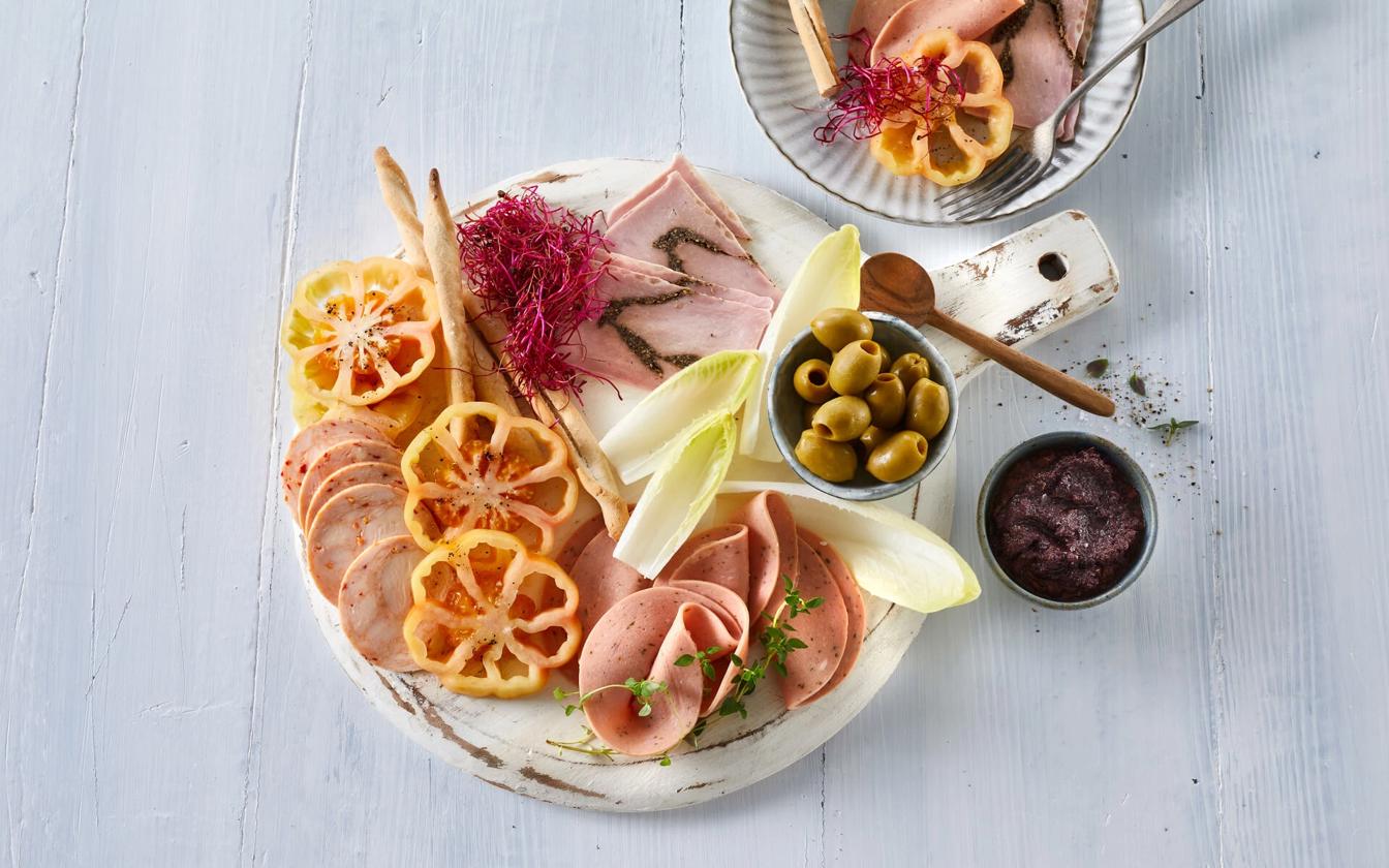 Pålægsfad med grønt og tapenade
