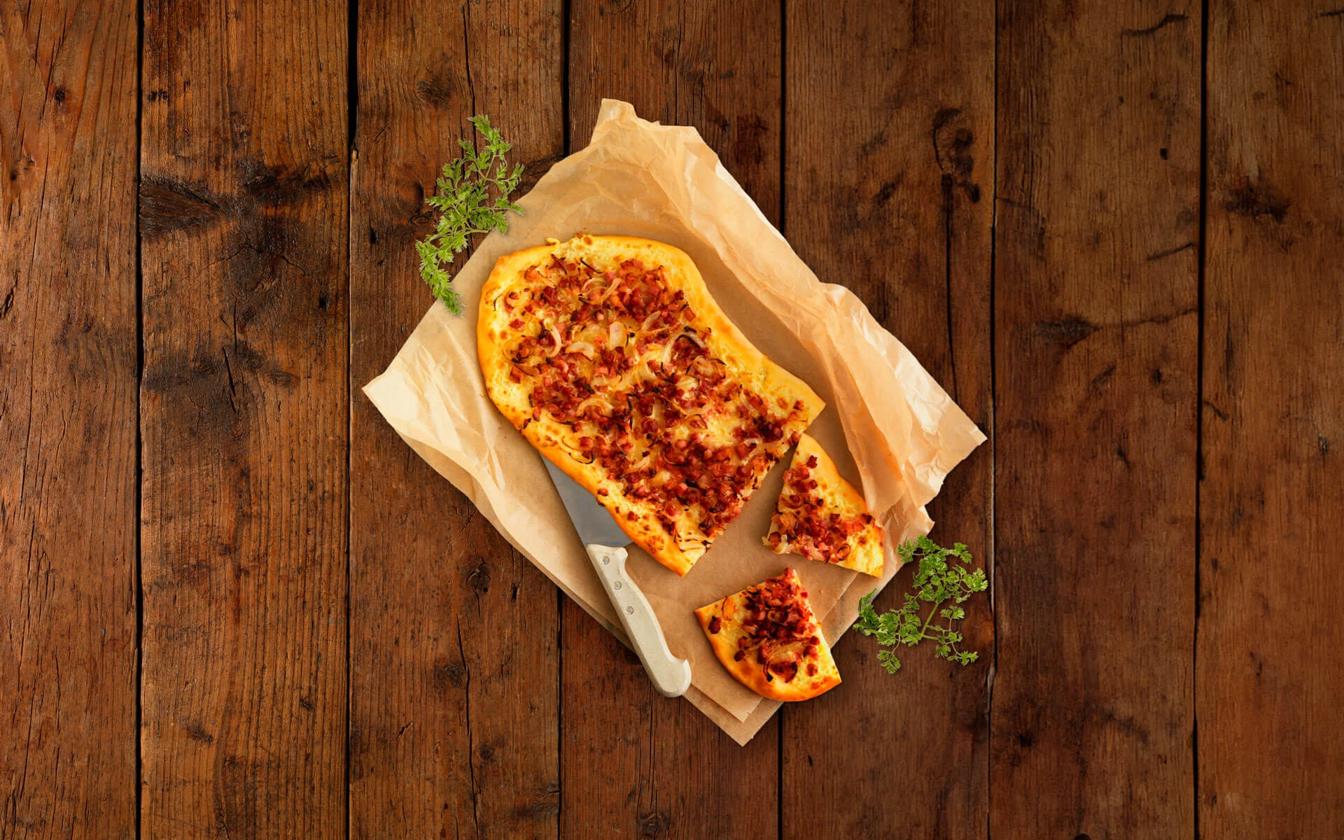 Tarte flambée med bacon
