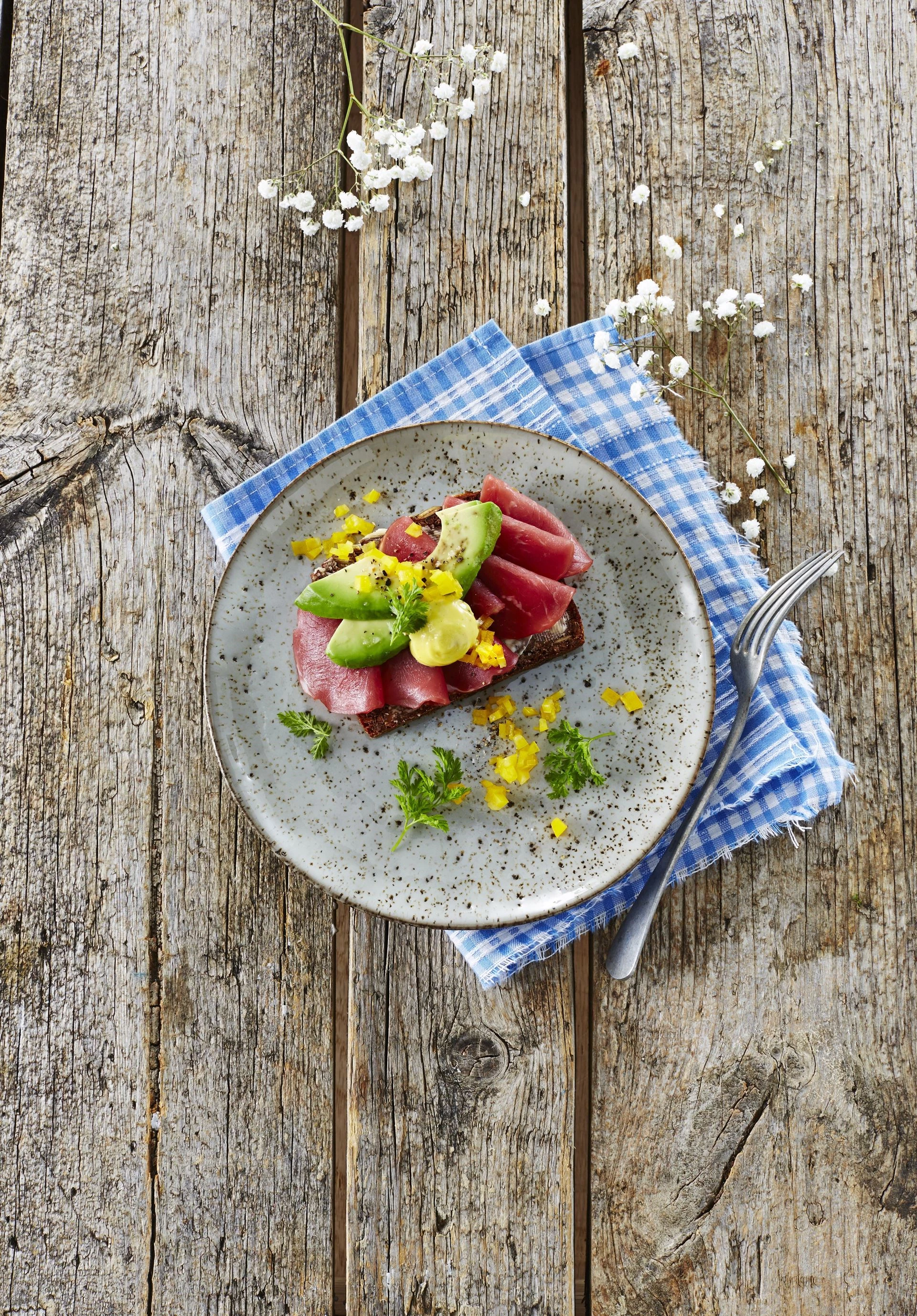 Røget mørbrad med avocado