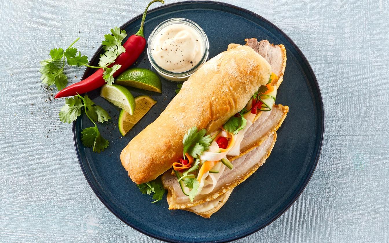 Banh Mi sandwich med ribbenssteg