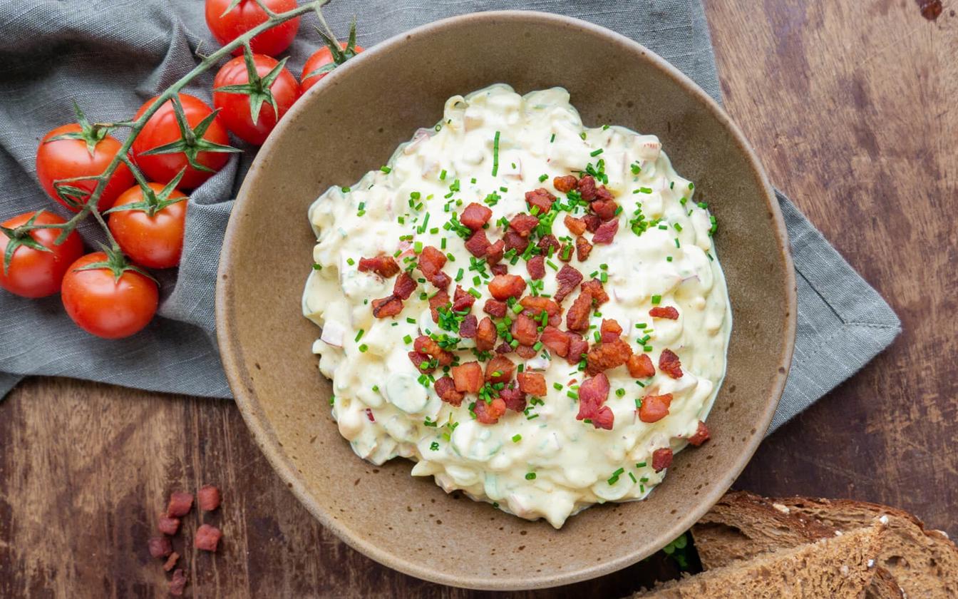 Æggesalat med bacon