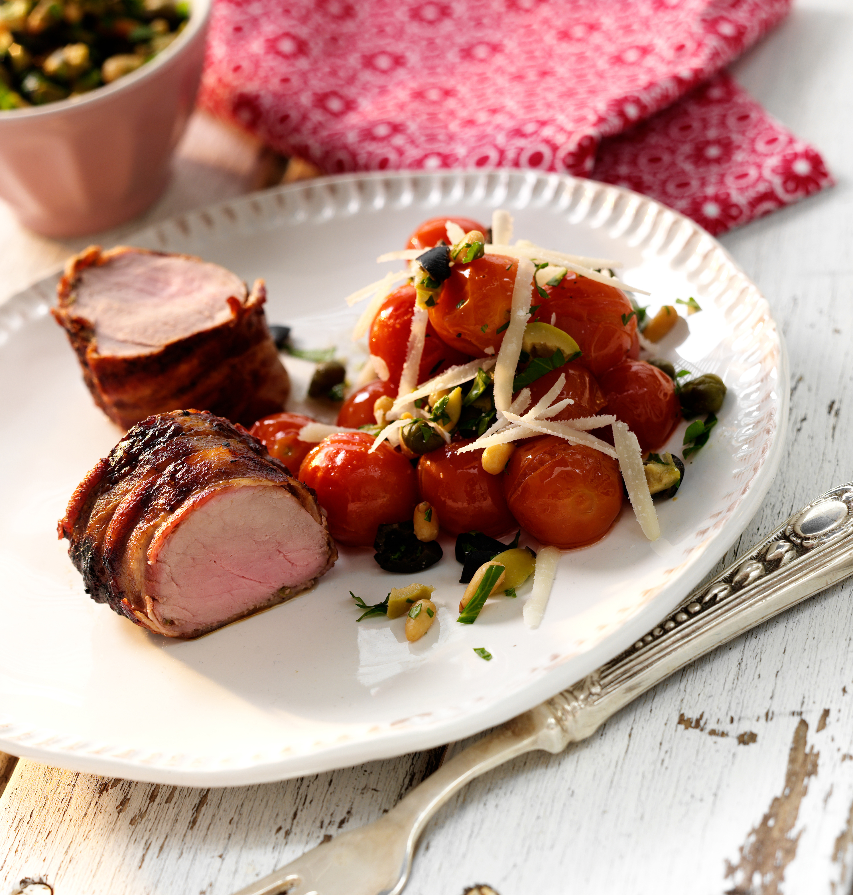 Marineret mørbrad med bacon i ovn