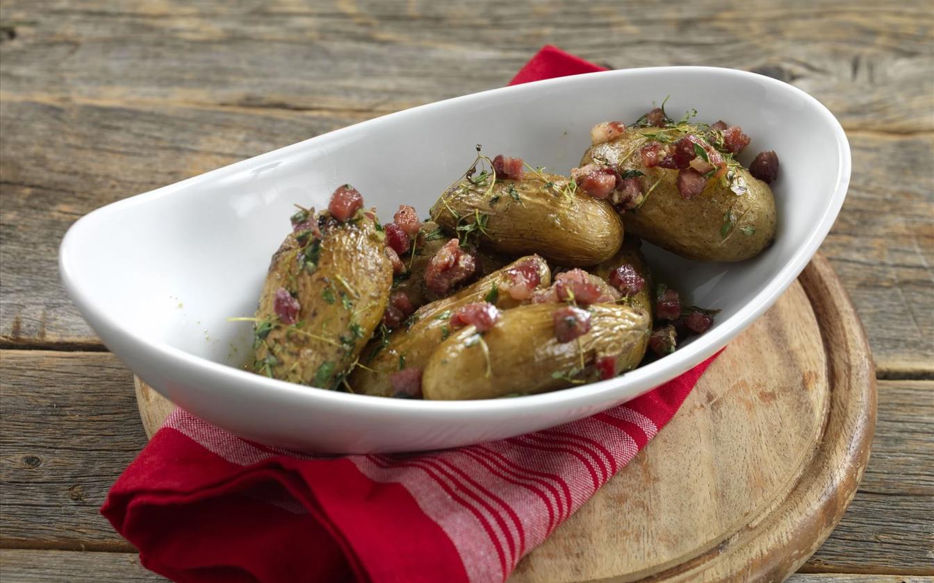 Bakte småpoteter med bacon