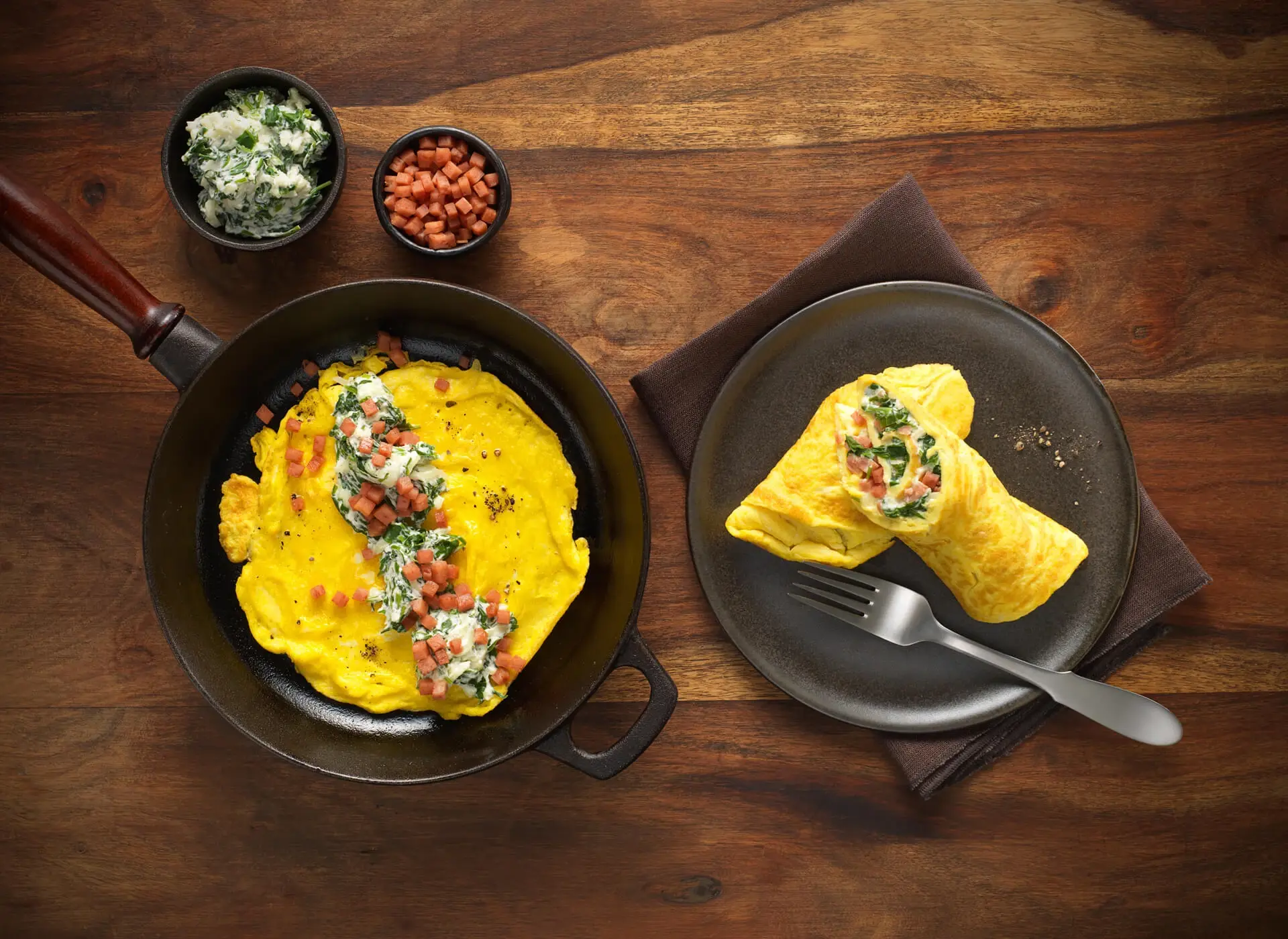 Omelette rolls with spinach and Pork Luncheon Meat