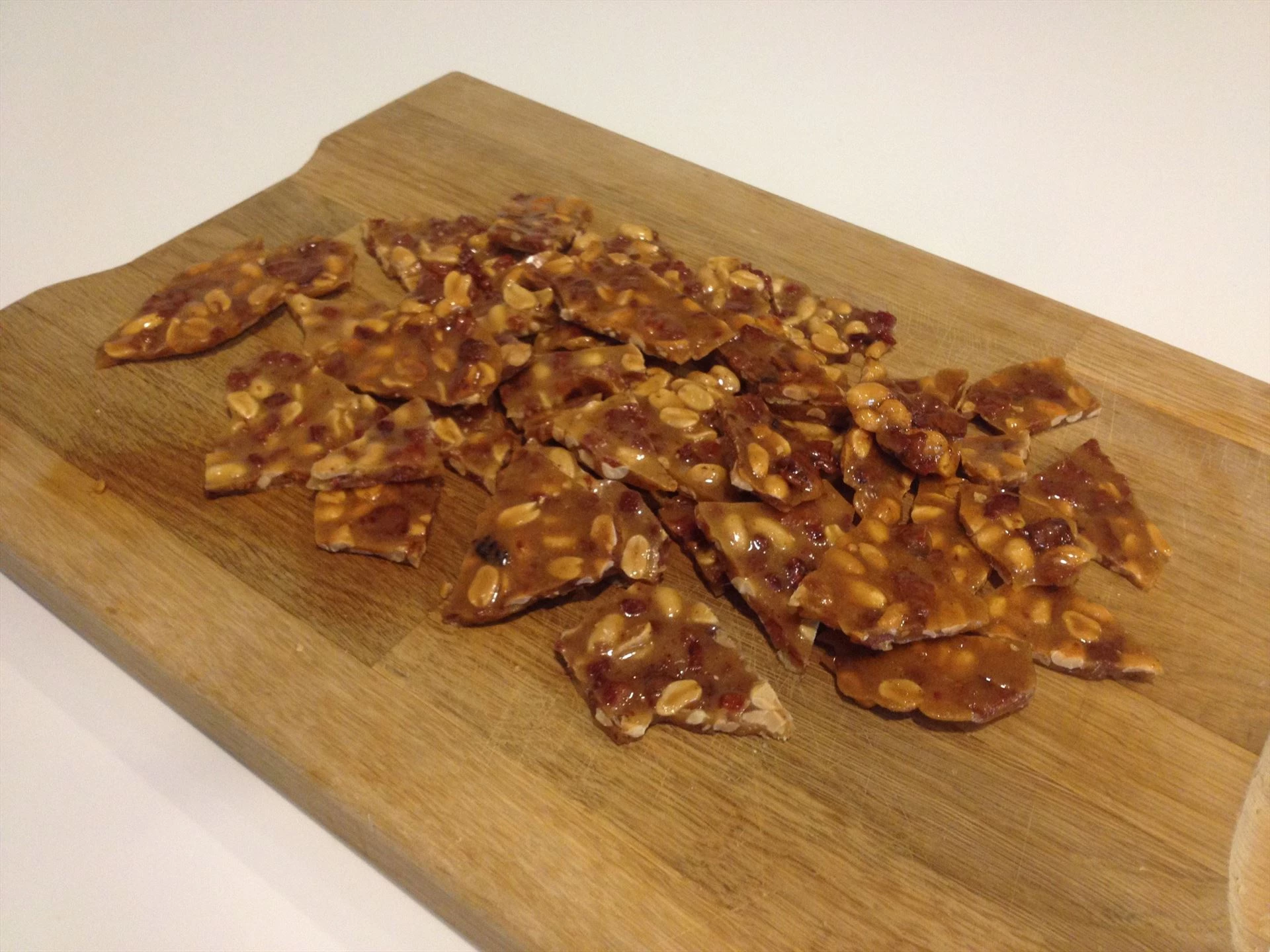 Karamelbrud med peanuts og bacon